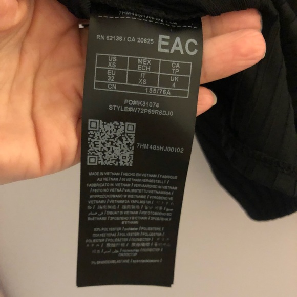 GUESS tops - Picture 7 of 8